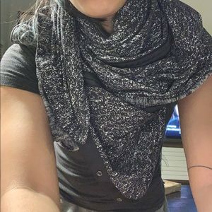 Lululemon Versatile Scarf